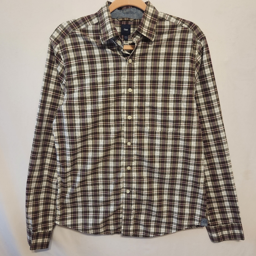 GAP Plaid Collared Long Sleeve Button Down Shirt